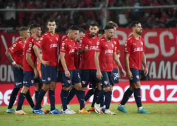 Independiente tuvo un partido para el olvido, cayó ante Riestra y complicó su futuro en la Copa de la Liga