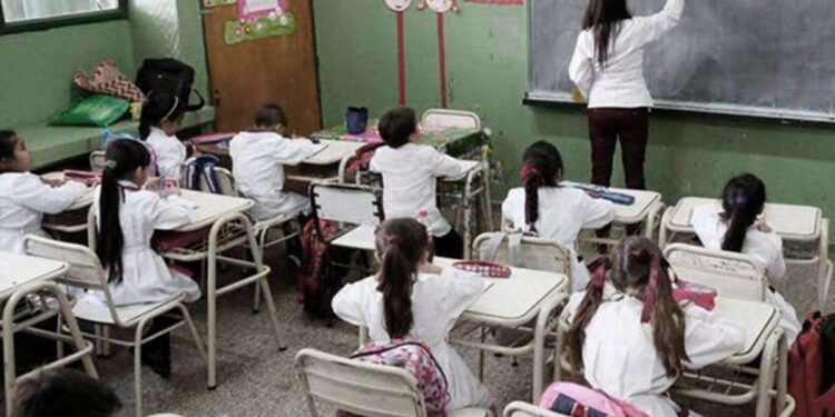 Paritaria docente: no hubo acuerdo tras la nueva propuesta de un piso salarial de 310.000 pesos