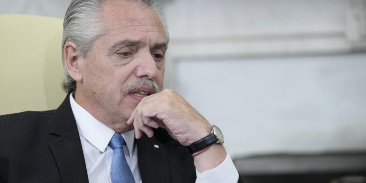 Alberto Fernández sumó otra imputación por el escándalo de la contratación de Seguros en la ANSES