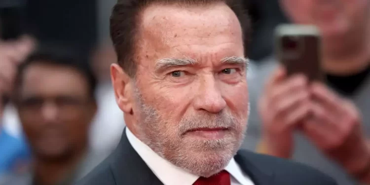 Le colocaron un marcapasos a Arnold Schwarzenegger: “Me operaron para convertirme un poco más en máquina”